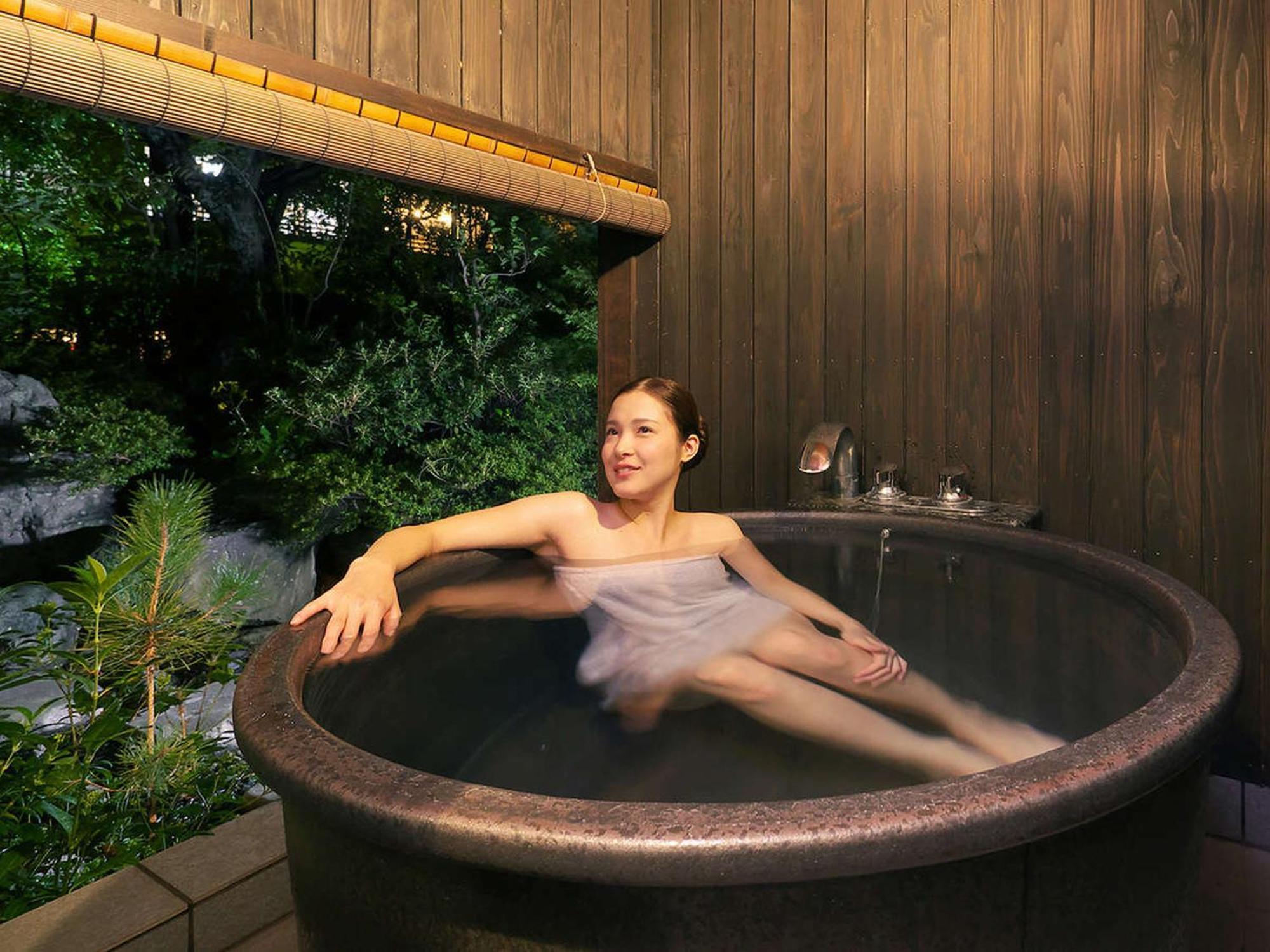 Yuraku Hotel Awara Exteriér fotografie
