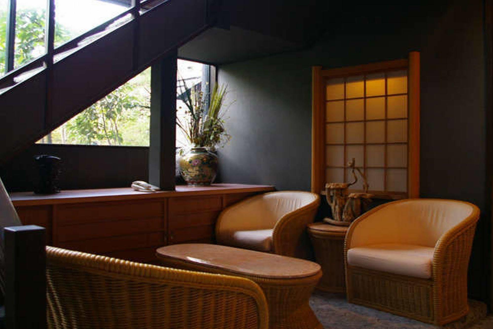 Yuraku Hotel Awara Exteriér fotografie