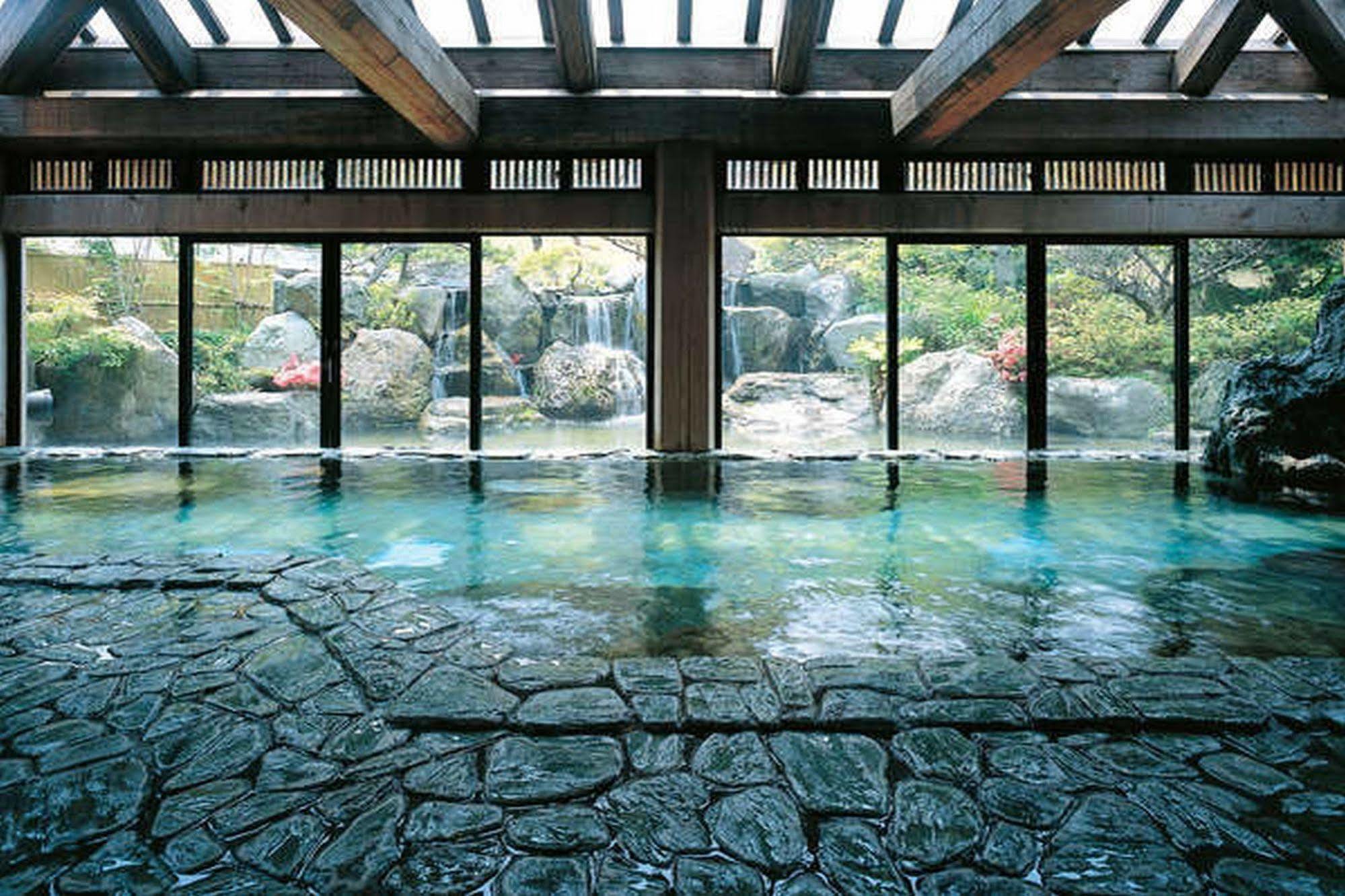 Yuraku Hotel Awara Exteriér fotografie