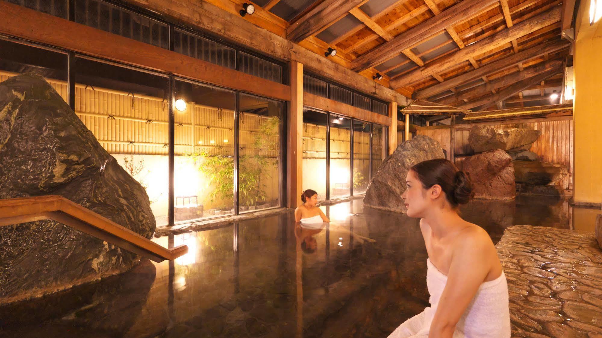 Yuraku Hotel Awara Exteriér fotografie