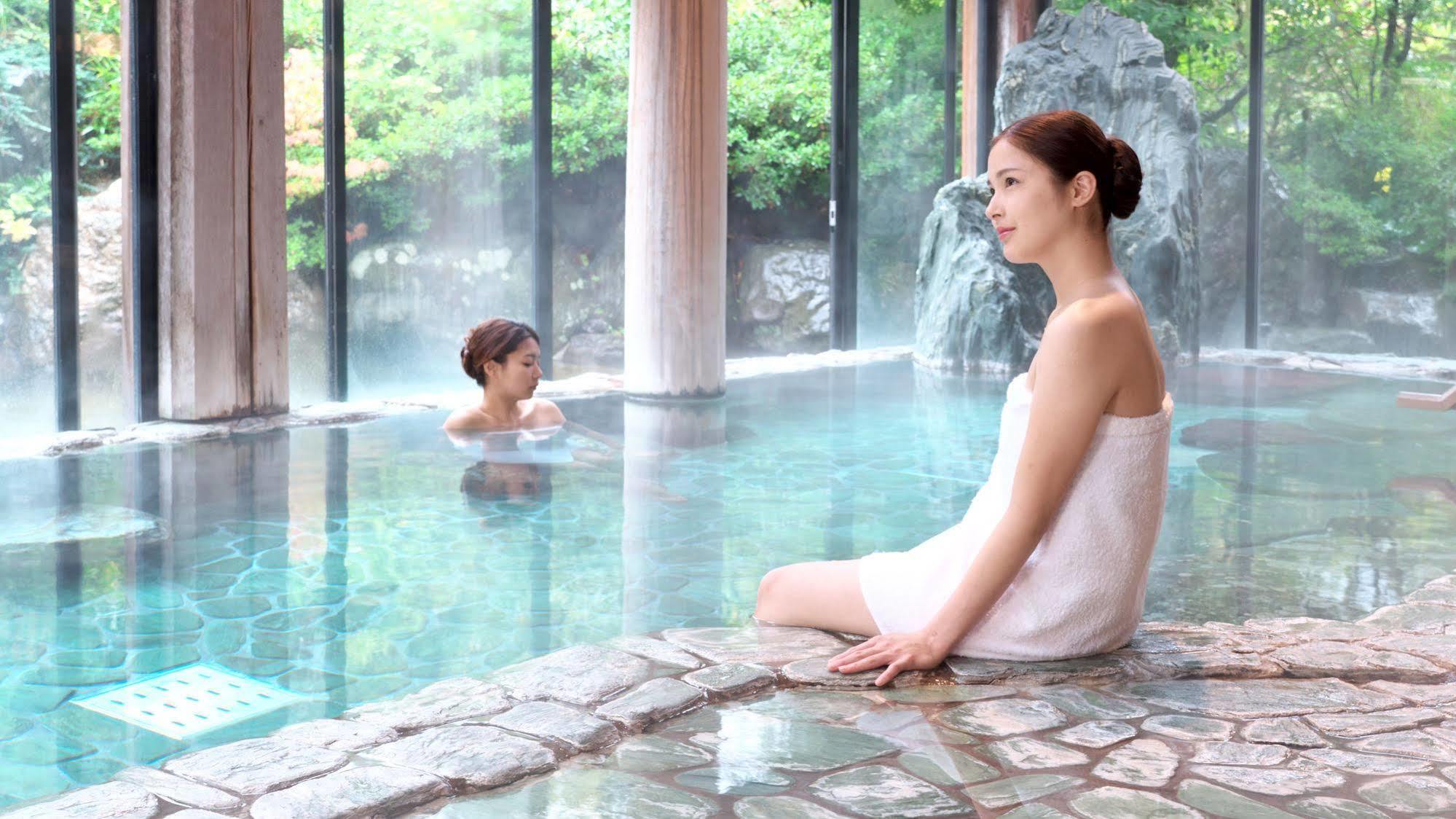 Yuraku Hotel Awara Exteriér fotografie