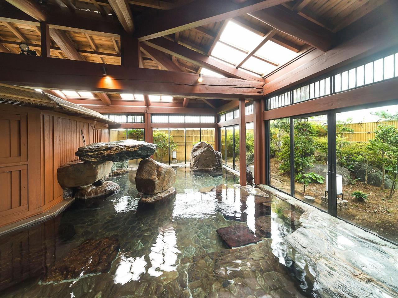 Yuraku Hotel Awara Exteriér fotografie