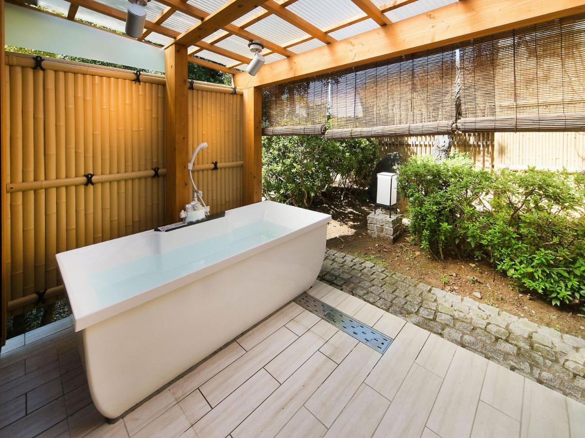 Yuraku Hotel Awara Exteriér fotografie